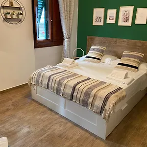 https://faceroom.it-tuscanyhotel.com